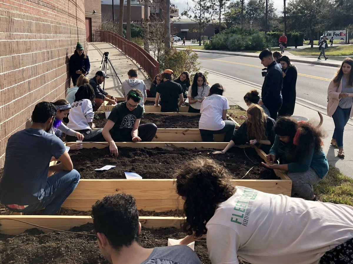 vucfenvironment's tweet image. Check out @fleetfarming new location at UCF and be a part of the initiative on Saturday as we join them in Parramore! ucf.campuslabs.com/engage/event/1…!