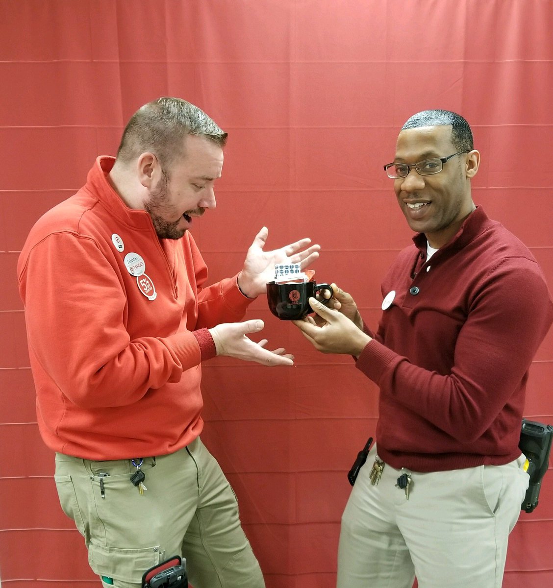 STL Purvies is passing out gifts to wrap up the end of the fiscal year to thank our team for all their hard work in 2017!!! #greatSTL #beoneteam #ourteamisawesome #T2157