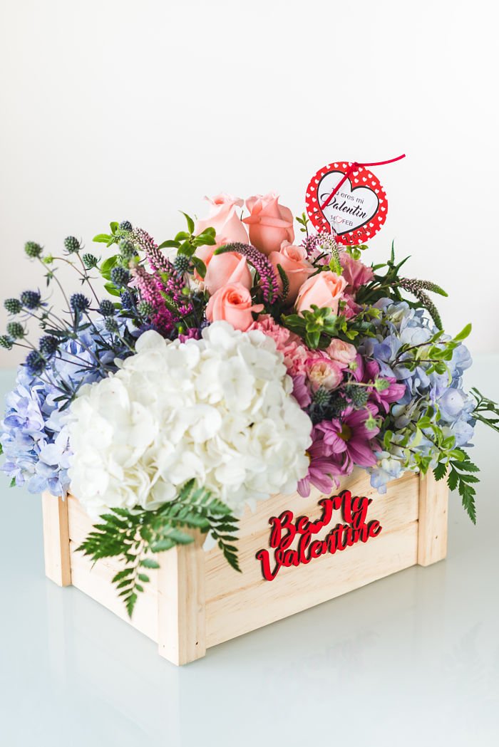 FloralTrendy's tweet photo. No lo dejes para última hora, separa ya tu cajita de pino natural con un hermoso mix de flores 🌹🎊🙌💞
.
.
.
.
.
#floraltrendy #altacosturafloral #especialsanvalentin https://t.co/hL3Bbza8c2