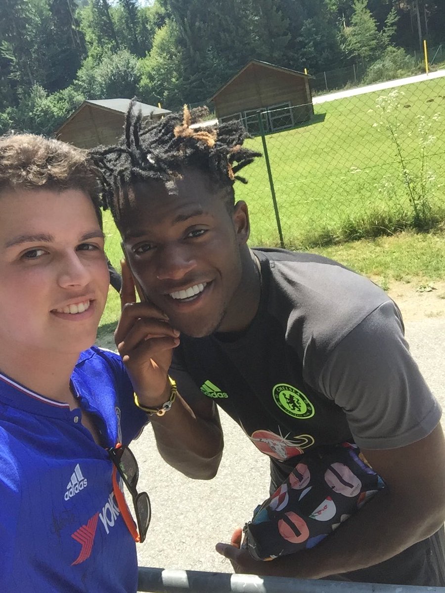 Laus1507's tweet photo. Good luck at @BVB @mbatshuayi !
Show the Bundesliga the real Batman and see you back at the Bridge next season!
#Michy #Batshuayi #Batman #Chelsea #Dortmund #loan #cfc #utc #ktbffh #keepsmiling #preseason2016 https://t.co/sojrXPjqGM
