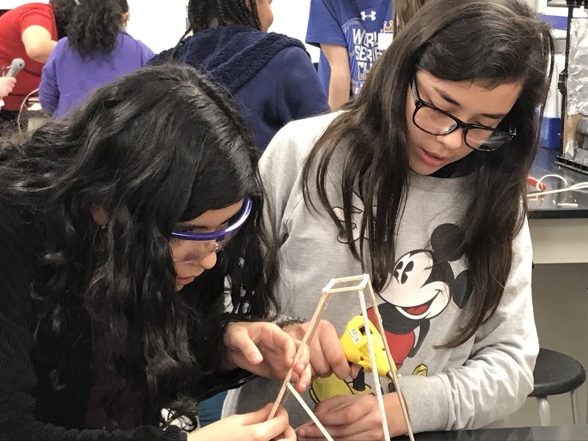 stemgirlsolathe's tweet photo. Bridging connections @sciolyonw #girlsmentoringgirls https://t.co/SdNZTwF5FK