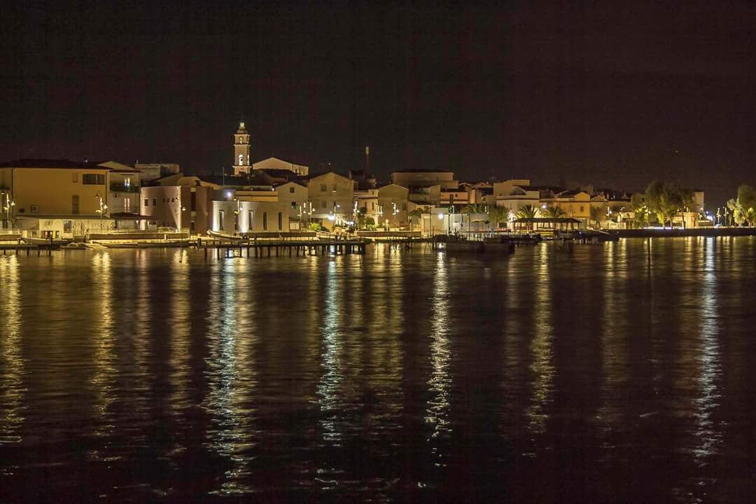 nnarus62's tweet photo. Anche il buio se lo guardi bene...può avere il suo fascino. #lesina #foggia tra i 10 paesi più visitati #estate2017 ❤️ #paesemio ti amo#puglia365 #garganoismore #garganolab #Mypugliaidea #mypugliastory#amepiaceilsud #igersitalia #volgoitalia #vivogargano https://t.co/FBpfgsroj2