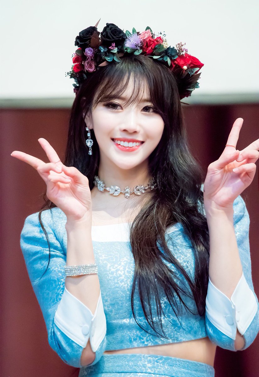 K Popアイドル 女性グループ ミジュ Lovelyz 1994年9月23日生まれ 韓国出身 サブボーカル メインダンサー 顔立ちはとても綺麗でありながらバラエティーにも柔軟に対応できて 性格が明るく人気のあるメンバー ムチムチボディーと抜群プロポーションで