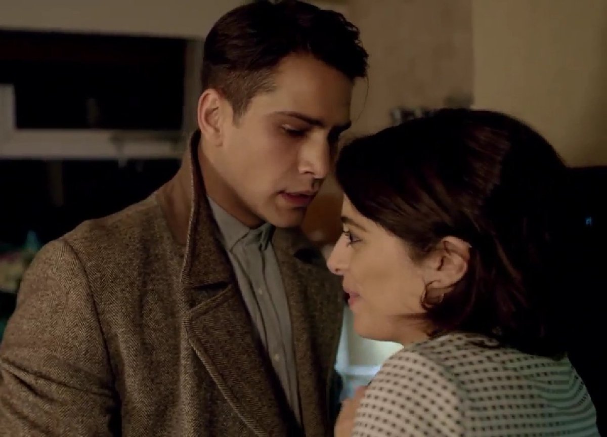 JuttaFreudig's tweet photo. #MusketeersEurope Only a few news from #Snatch #SnatchTV set in #Málaga #Spain today. Sadly we know now that #StephanieLeonidas #ChloeKoen (in pic w #AlbertHill #LukePasqualino) will NOT return in season2 cause she won't 😢Thks @Ihunterphoto IG who said #TamerHassan confirmed it https://t.co/lW4WnnKBBB