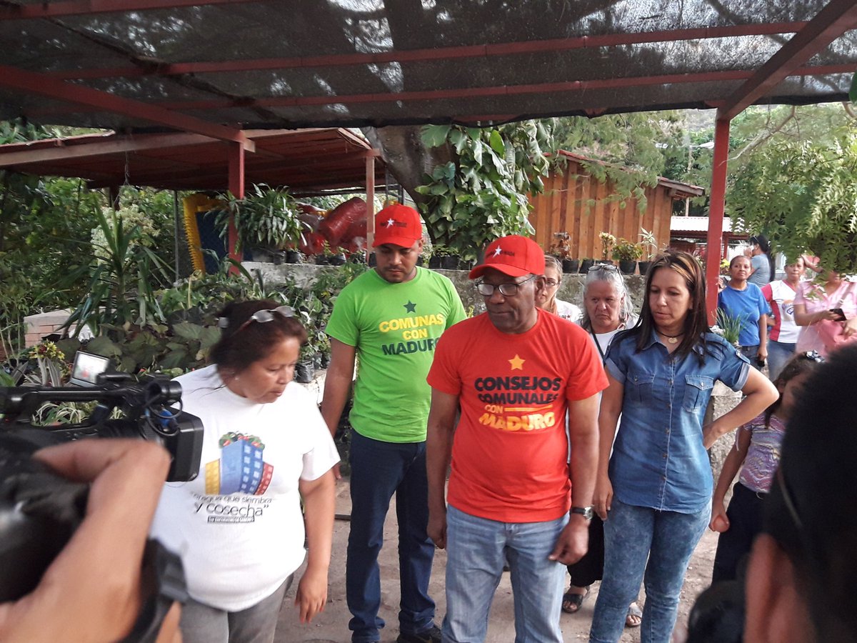 PabloCariaco's tweet photo. Desde el Municipio Mario Briceño Iragorry en la Comuna Carlos Escarrá, acompañando al ministro @aristobuloisturiz en la inspeccion de los espacios productivos del estado Aragua @kyraandrade_27 @nicolasmaduro @marcotorrespsuv #AraguaPotencia @MPComunas https://t.co/AotlzG5AbJ