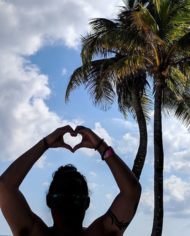 amyandbyron's tweet photo. Love. A whole lotta love! #loveeachother #love #loveevryday #loveeverywhere #heart #beachluv #beachlovers #amyandbyronplay #travellovers #travelloversinspired #traveljunkies #travelcouple #luv #amyandbyron https://t.co/oxu6owfJPU