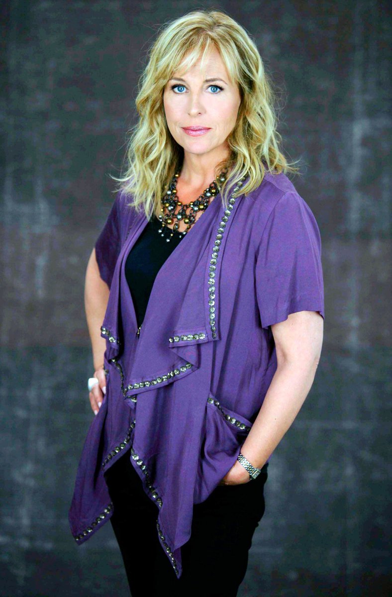 GenieIsGH55's tweet photo. @valentinifrank @vickiabc123 @nathanvarni I read somewhere that you are currently taping your 14,000 Episode, slated to air in February. That means you have ample time to #BringBackGenie before the 55th Anniversary! Please make it happen! #GenieIsGH #GH #TimedUP @GenieFrancis https://t.co/y0CfH6hCQg