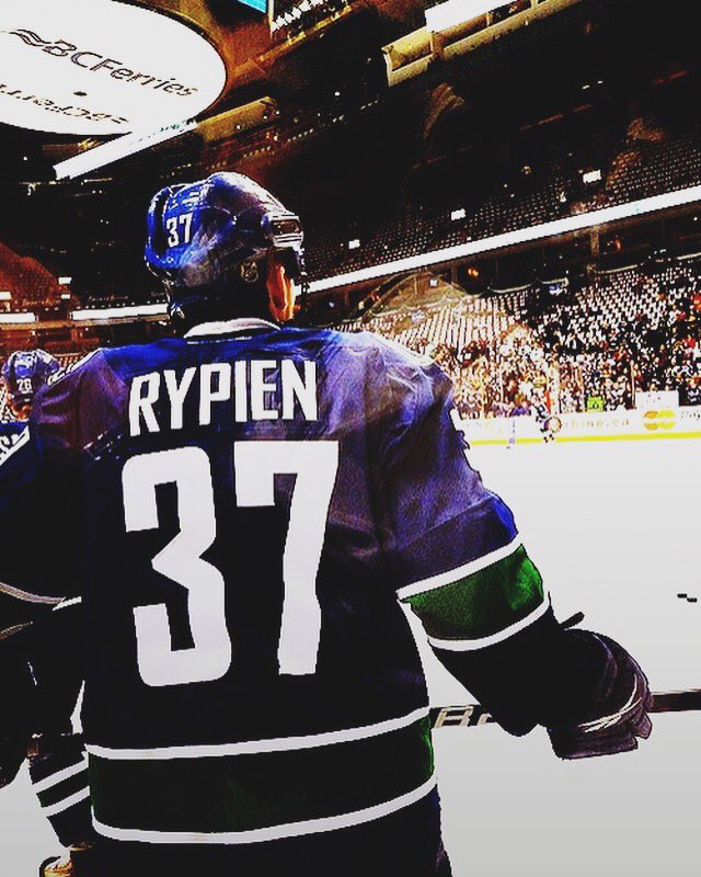 WillowOzawagosh's tweet photo. #bellletstalk 
#EndTheStigma 

Today I will talk
Today I save a life 
Today I listen 
Today I remember who lost their battle to mental illness,

I remember looking up to Rick Rypien, he still is my hero today. 💙🏒 #RickRypien @NHL @Canucks https://t.co/GAqvj1RVH8