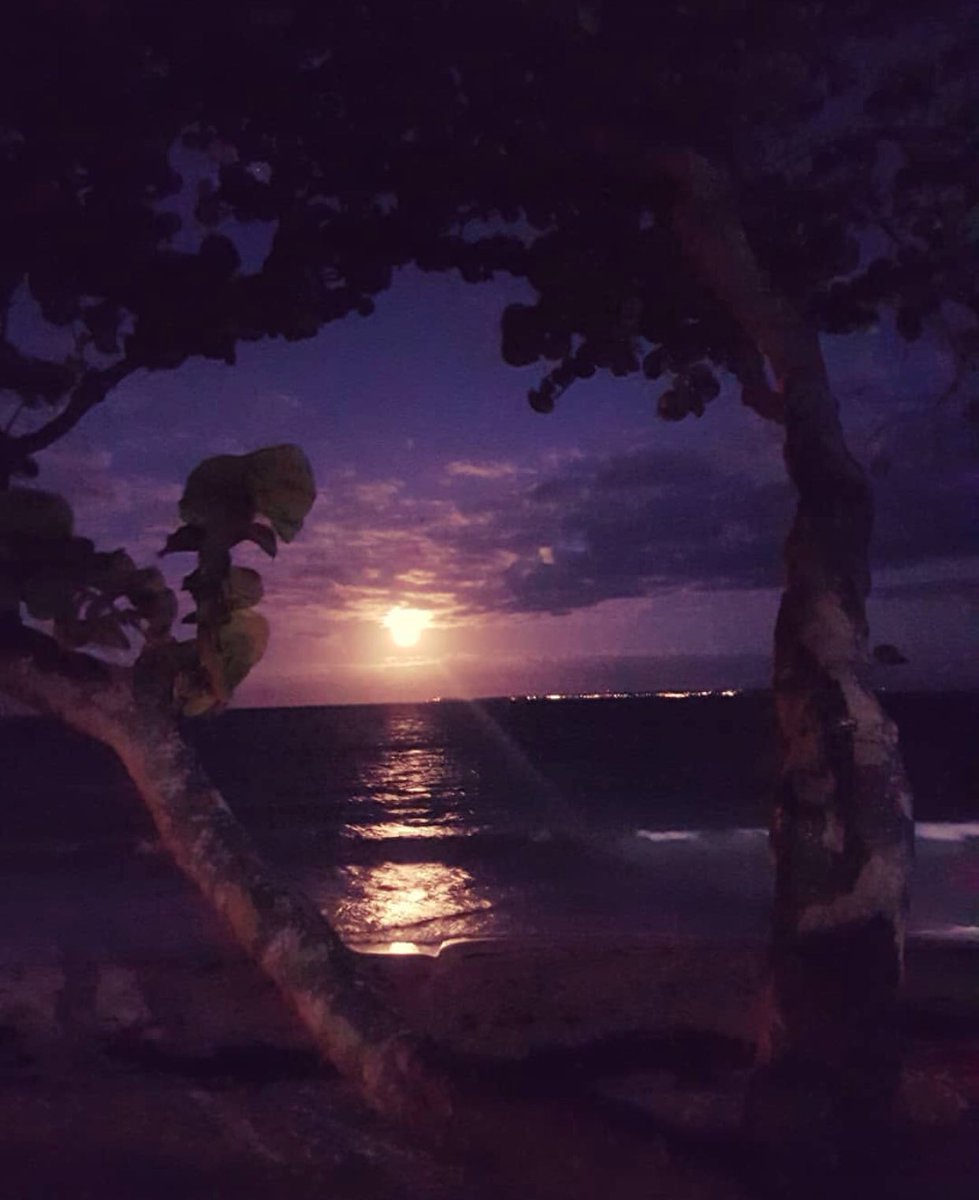 Find your light in Antigua and Barbuda ✨🌕 #loveantiguabarbuda 

Follow <a href="/antiguabarbuda/">Antigua & Barbuda</a> for more info