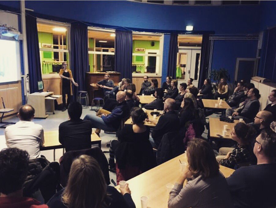 jolien44's tweet photo. Gisteravond mocht ik weer een ouderavond #mediaopvoeding verzorgen voor @SocialMediaWijs. Goede opkomst, interessante discussies en leuke gesprekken op BS de Kosmos in Amersfoort. https://t.co/6nrVyfIjuk