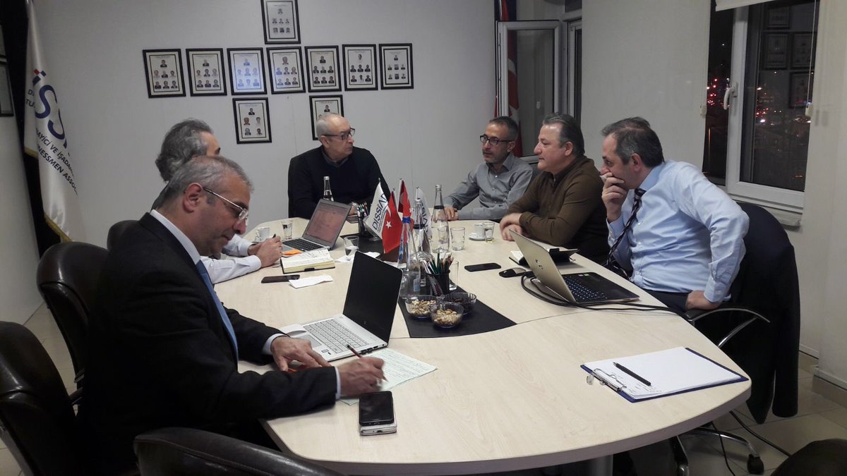 dissiad's tweet photo. DİŞSİAD Fuar Komitesi olarak Vestiyer Yayıncılık Yonetim Kurulu Baskani Bülent Manav ile İDEX 2018 içinde organize edilecek https://t.co/lkjTPlCLoA Tribune Türkiye Sempozyumdaki son rötuşları konuştuk. #dissiad #idex2018 #konferans https://t.co/NFT4ihRek8