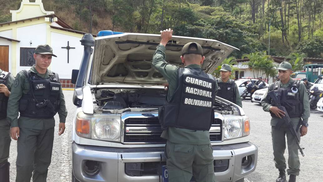 vipreseg's tweet photo. #Ahora | Con el objetivo de garantizar la seguridad en el Eje Metropolitano, el Viceministerio de Prevención y Seguridad Ciudadana, evalúa la capacidad operativa de la PNB y la GNB en el Patrullaje Inteligente #TodosQueremosDiálogoYPaz https://t.co/8ynhBsmxcz