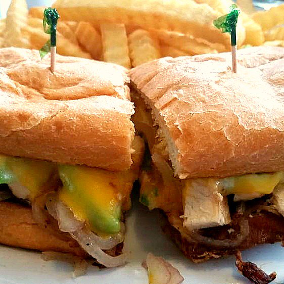 MorninThunderCA's tweet photo. Hmm-- what rhymes with today? #SANDWICH! We suggest you fill your day with harmony! 😉🥪 #MorningThunderCafe #ChicoCafe #ButteCounty #CSUChico #LunchTime https://t.co/BxqQ1OiEdG