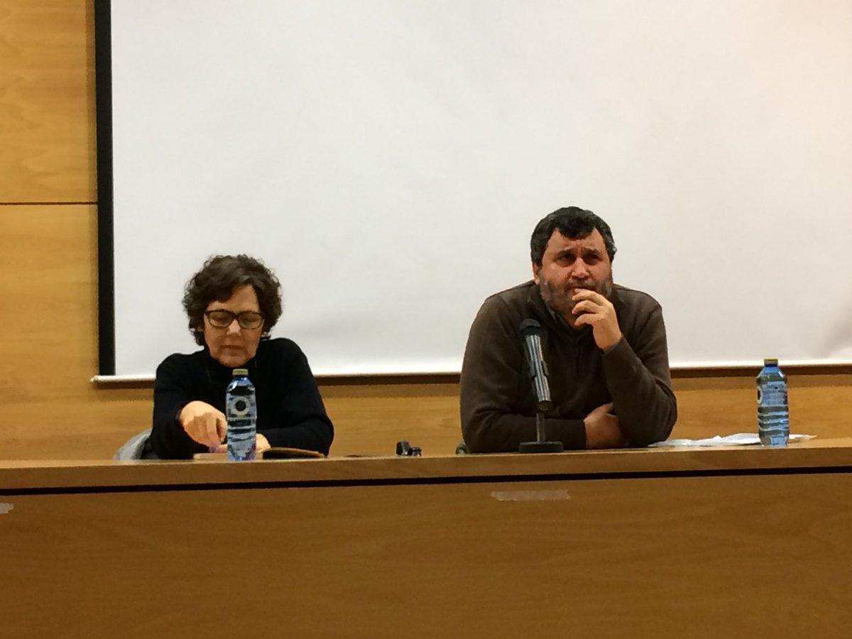 Revolta1918's tweet photo. @eoiferrol @SementeTR @Xebra_Cultura @FArtabria @colectivo_terra @SC_Medulio Comezamos en #Ferrol a coñecer a nosa historia da man de Joam Lopes e Laura Tato. #RevoltaPopularMarzo1918 #RevoltadasMulleres https://t.co/mPbBjwTnat