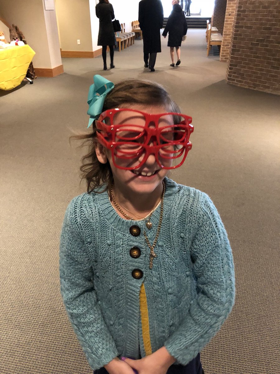 Jandyland5's tweet photo. #redglassesmovement https://t.co/4qOcAJ4O7u