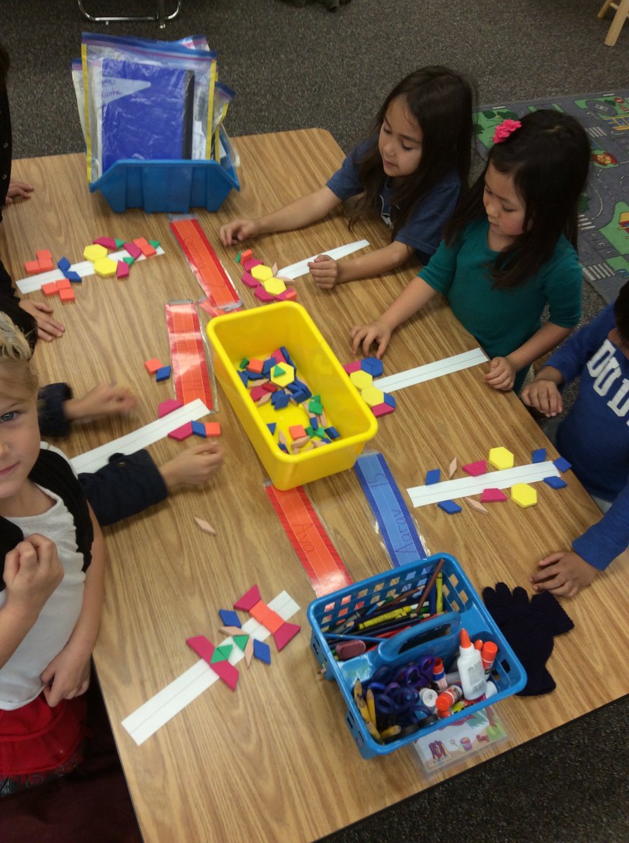 Teacher_Roberts's tweet photo. TK students learning about symmetry 🙂
#DVLions https://t.co/ntqx8gXJPM