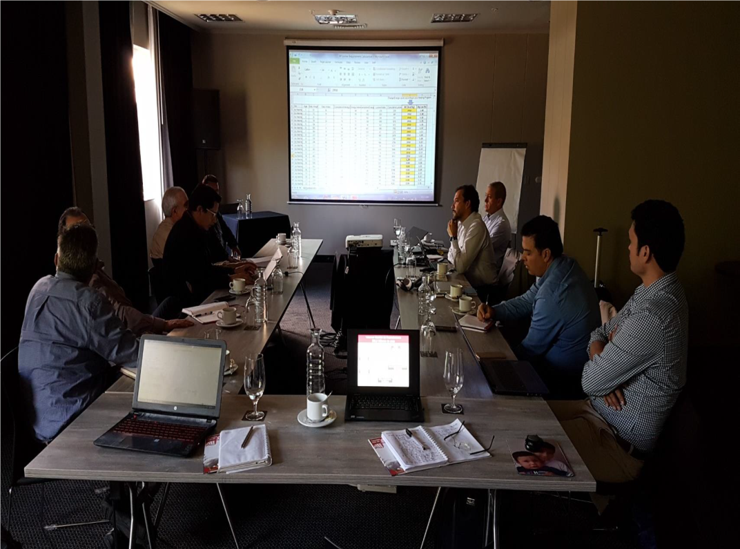AvicolSA's tweet photo. Se realizaron reuniones por parte de el área de Asistencia Técnica con la participación de Marcelo Silva nutricionista de Aviagen, conozca mas detalles de esta reunión en https://t.co/YC1GeEfGbw https://t.co/bxDx9RIUpg