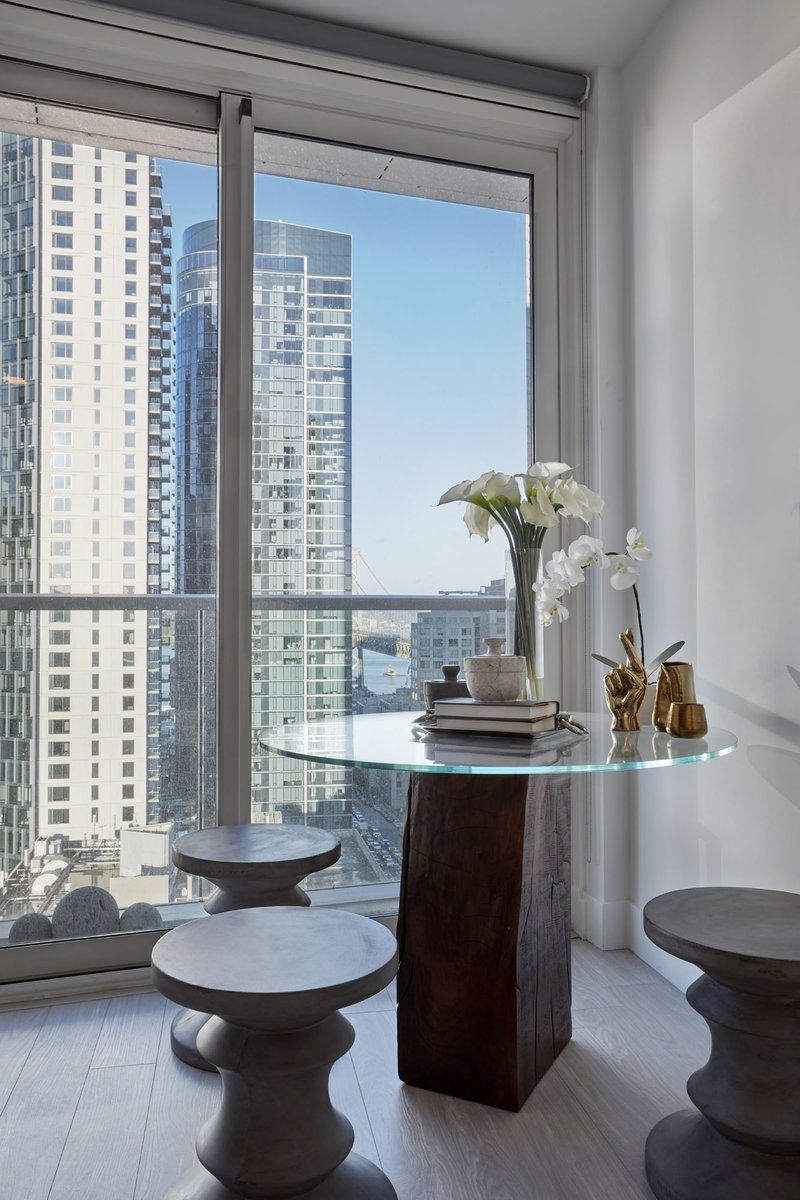 6_Degrees_Group's tweet photo. RT @rentjasper: Jasper is a convergence. Of structure and imagination. Of the classic and the eclectic. Of art and life. https://t.co/nAAhObvI6s #rentJasper #luxuryapartment #SFforRENT #FORrentSF https://t.co/GgaOQ7zRLX