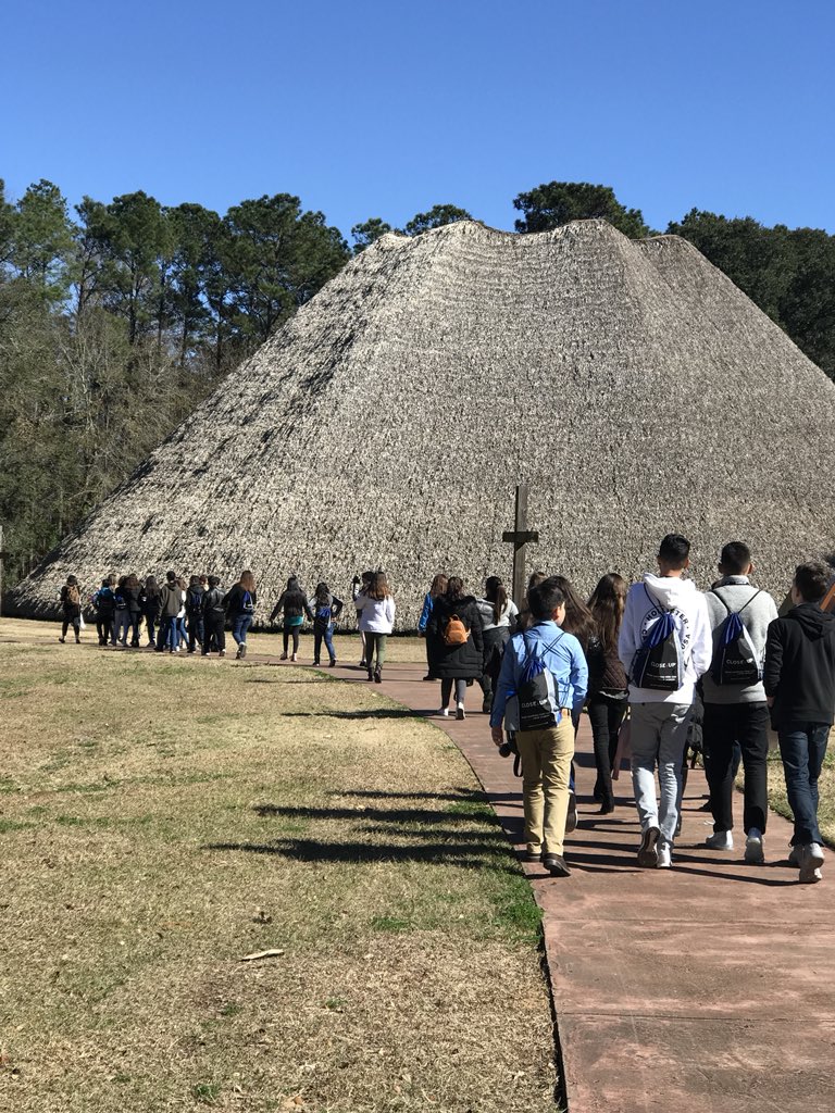 MDCPS_BEWL's tweet photo. Traveling back in time to 1703 to learn about Florida’s early beginnings #MDCPSRallyToTally @CloseUp_DC because bringing history to life = meaningful learning for our middle school Rally To Tally students! https://t.co/n0EBbVXVBC