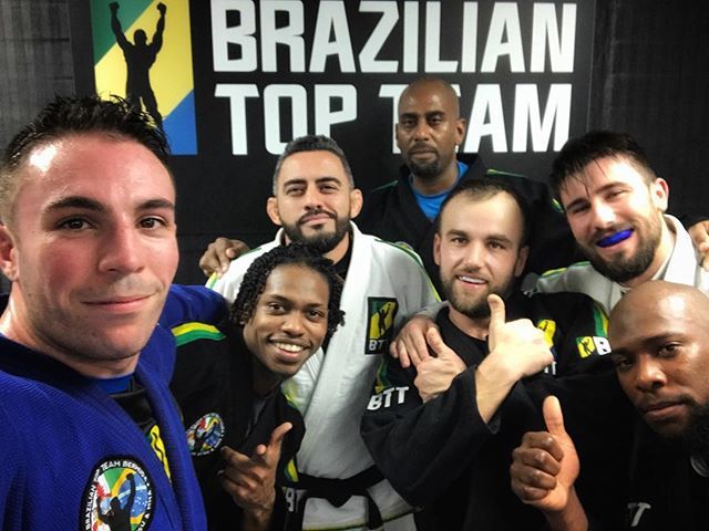BTTBermuda's tweet photo. Cheezin’ after solid skills and drills! Join the fun, contact us for details!

#BrazilianJiuJitsu
💥1st Class FREE!💥
🔥3 Classes a day Mon-Fri🔥
🥋1pm-1.50pm
🥋7pm-7.50pm
🥋8pm-8.50pm

#Bermuda #BTTBermuda #BrazilianTopTeam #BJJ #JiuJitsu #Gi #Grapplin… https://t.co/mMaDQTgAOU https://t.co/mnzBwijOky