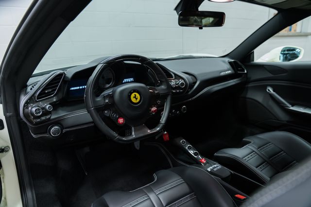 UltimateAuto_'s tweet image. 2017 @Ferrari 488 GTB now available for purchase! | @NovitecGroup Carbon Fiber Aero package | @EscortINC 9500Ci radar detector / laser diffuser package | 1461 Miles | $314k | #UltimateAuto #FORSALE 

cars.ultimateauto.com/2017-Ferrari-4…