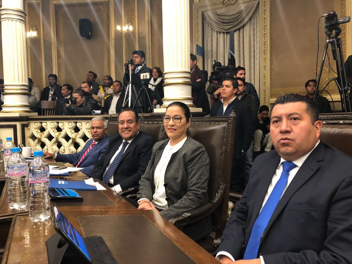 German_JimenezG's tweet photo. El día de hoy en sesión pública ordinaria en el H. Congreso del Estado, comparecen el Secretario de Desarrollo Rural y el Secretario de Infraestructura, esto como parte de la glosa del primer informe de resultados de Tony Gali. https://t.co/0jKEDRzkgm