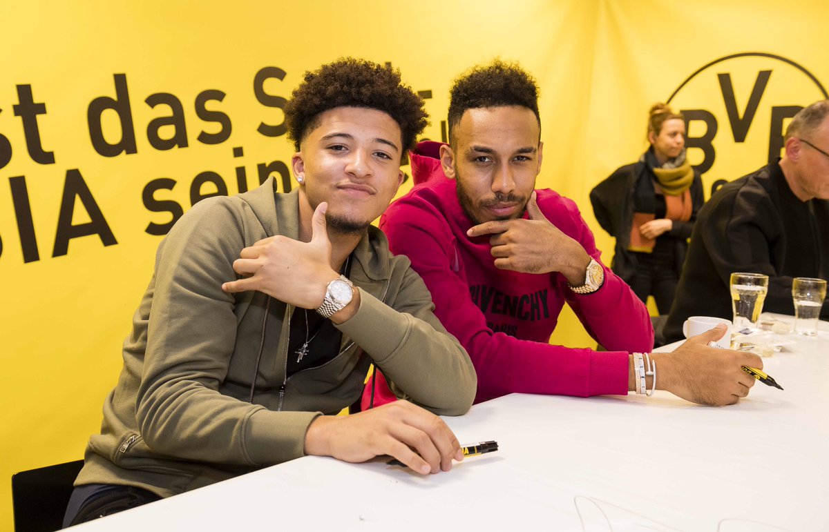 Sanchooo10's tweet image. I want to say a big thank you to you man!! From the first day I joined you welcomed me. In a short space of time you taught me a lot of things. It's was an honour playing with you 🙌🏼
I will miss you and your jokes for sure 😂 #ManNotHot
@Aubameyang7 good luck big bro! 🙏🏼❤