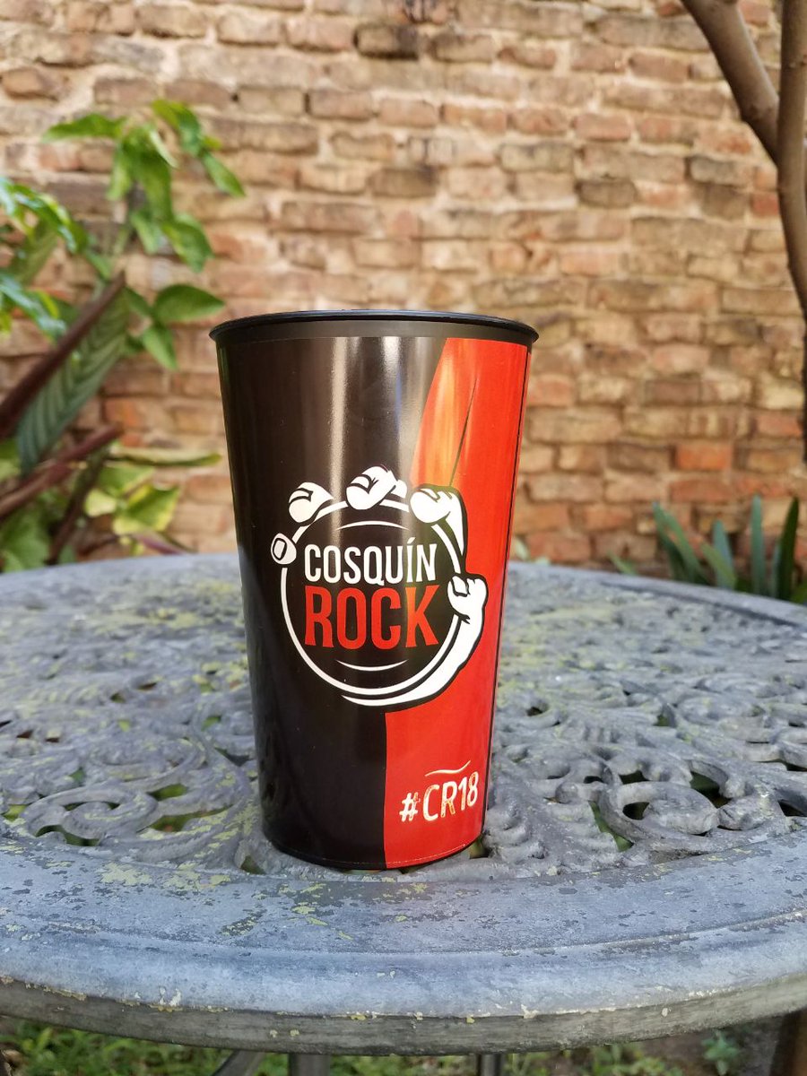 Cosquin_Rock's tweet photo. 🙌🏽🙌🏽🙌🏽¡Estos son algunos de los #ecovasos de @qeroecovasos! Dejás tu seña de $50, usás y recargás el vaso cuantas veces quieras y al final recuperás la seña o te llevás el vaso 🙌🏽🙌🏽🙌🏽 https://t.co/t1J7s23TaN