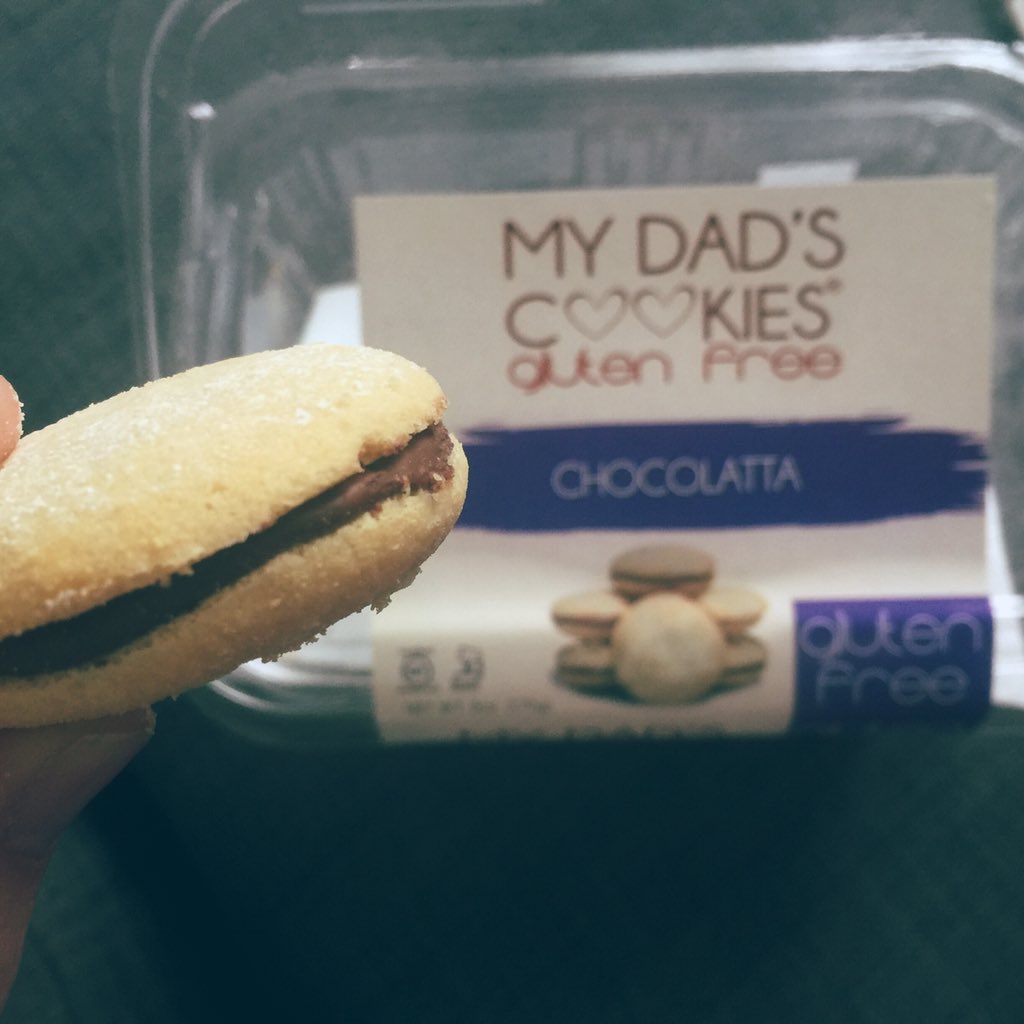 roastedbeanz's tweet photo. To share @mydadscookiesGF ... or not to share... 🤔🤔🤔

#EternalMomQuestion #OMGsoGOOD
#SeriouslyTho #OurLilSecret 😁😉😇 https://t.co/4GmG1hrWEs