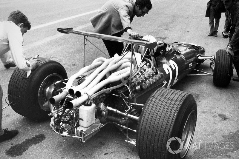 es_Motorsport's tweet photo. Regreso al pasado: así se introdujeron los alerones en la #Fórmula1 https://t.co/jrgqTOpSdY #F1 https://t.co/CX6dKBGDbb