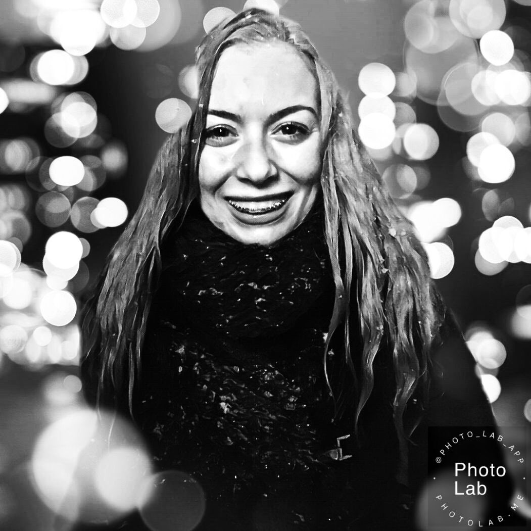 SimonaLeonida's tweet image. Why would you live if you don’t laugh? #LIVE