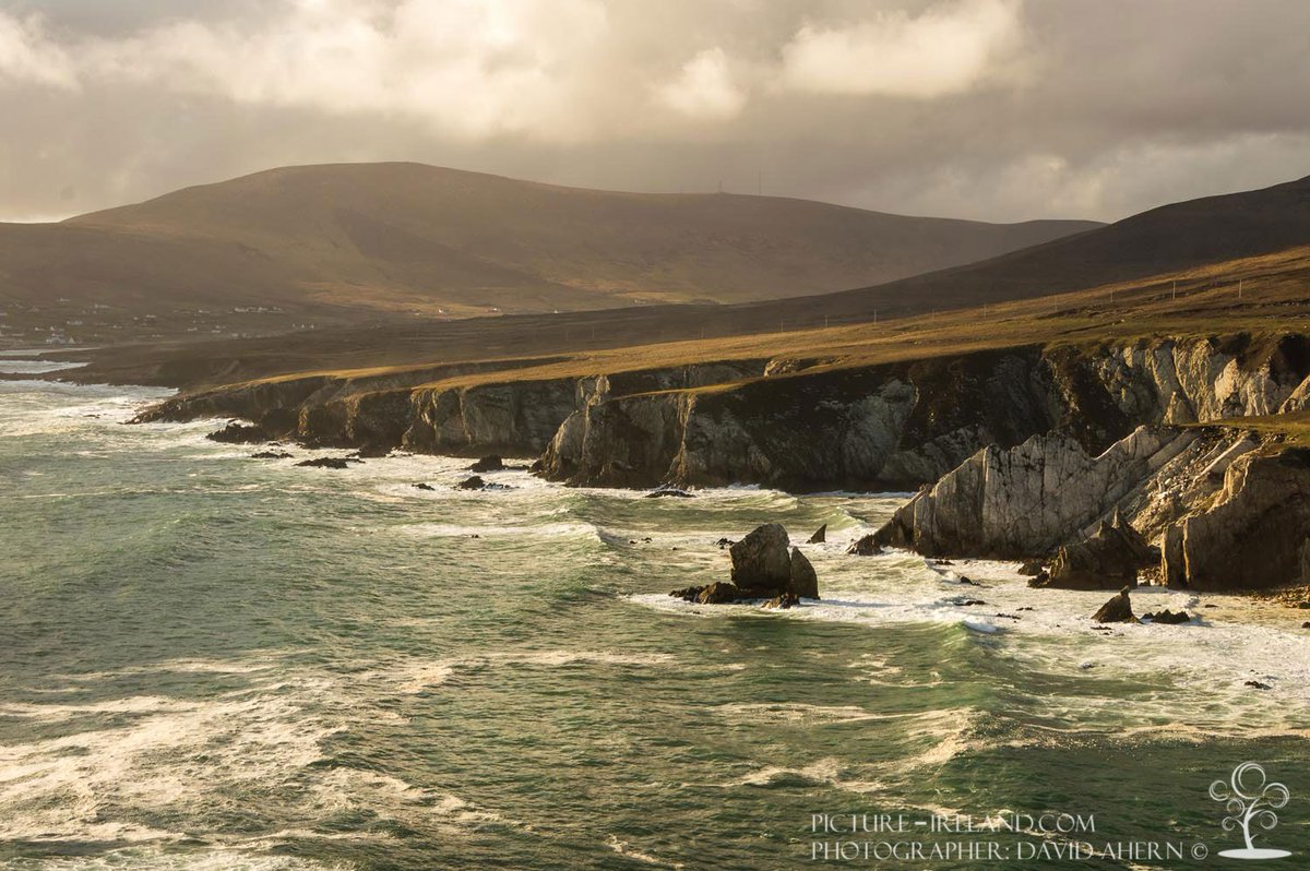 PeakMedia_ie's tweet photo. Photo of the Day: Achill Island, Co. Mayo #Ireland by David Ahern. @KrokyPhotograph https://t.co/Szm1P8Rbxo #thephotohour @thephotohour https://t.co/ekB0FweJDK