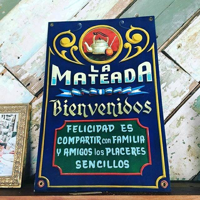 “Happiness is being with family and friends while sharing the simple pleasures of life” ❤️☀️
.
.
.
#happiness #simplepleasures #keepitsimple #coffee #coffeetime #felicidad #placeressencillos #placeressimples #familia #amigos #cafe #mate 📷: @paolabaradello