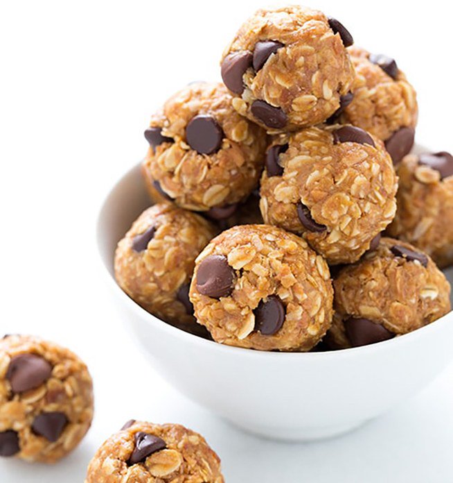 ElleLindquist's tweet photo. Want an easy to make healthy snack? No-bake energy balls --> https://t.co/zrXf0xjls3 from @cookingclassy1 #WellnessWednesday #essentialWELLEness #healthy #snacks #paleo https://t.co/lKZuIE28ku