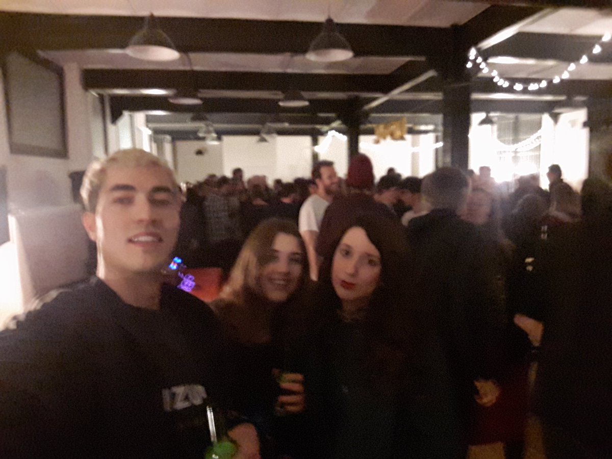 crémaillère chez Idol Distribution avec les filles de <a href="/microqlima/">mıcroqlıma records</a> ☄