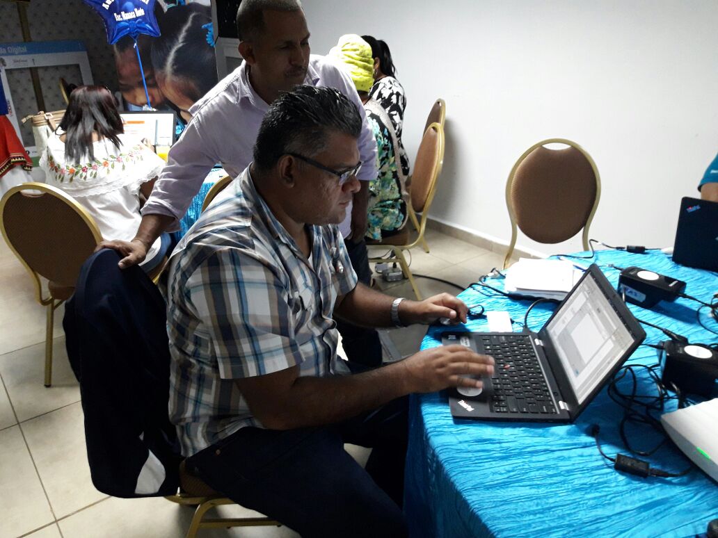 FTelefonicaPA's tweet photo. En la tarde de hoy finalizamos con los talleres presenciales del proyecto #AulaDigital en el uso de la plataforma #Weclass en Chiriquí y Veraguas. #EducaciónDigital https://t.co/R2u1M6ZkCa