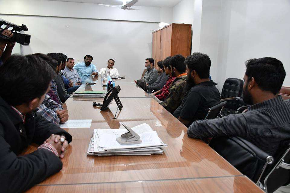 UOKAPMSO's tweet photo. Ex Sector Organizer of Sector D & Sector E join APMSO (Pakistan) along with senior workers of APMSO Karachi University Sector.
#LongLiveAPMSO
@APMSOOfficial @faisalsubzwari @AhsanAliGhori @hafizsharyar @M_Yasir_ @La_Zohaib @Bhussain98 @JunaidNn @ZeeshanHaq92 @kainatf42 https://t.co/WMtpDSSvhF