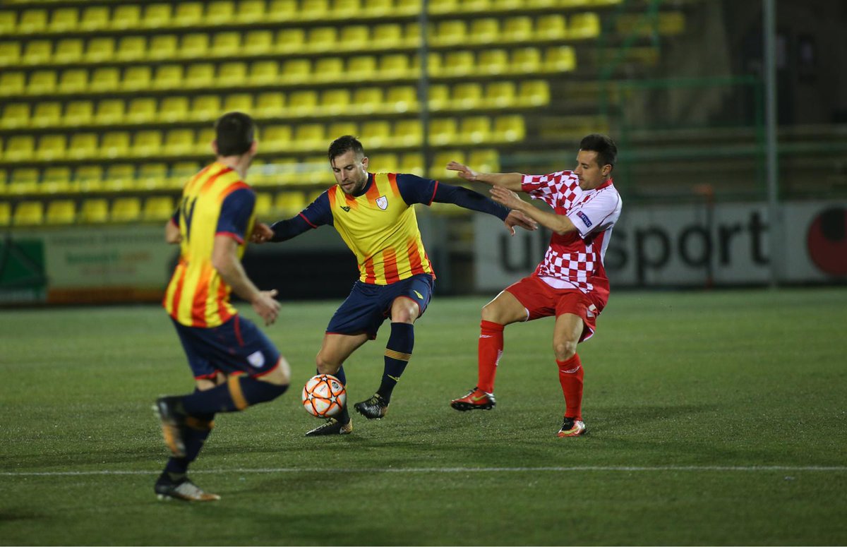 Final del partit! La #CatUEFA guanya <a href="/FCyLF/">RFCYLF</a> (3-1) en l'anada de la fase intermèdia de la Copa Regions #SeleccionsCAT