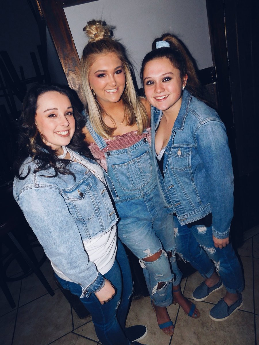 UTKPiPhi's tweet photo. Jixer mixer with the men of @UTPhiDeltaTheta π#deckedindenim https://t.co/Nc1Ai13PuT