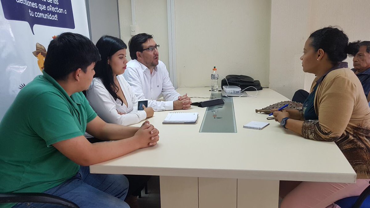 edwinjarrin's tweet photo. Compartimos con estudiantes del cuarto nivel de derecho de la Universidad UNIANDES en Santo Domingo de los Tsáchilas una entrevista sobre los mecanismos de participación ciudadana y control social. https://t.co/k7vWvvIJ3t