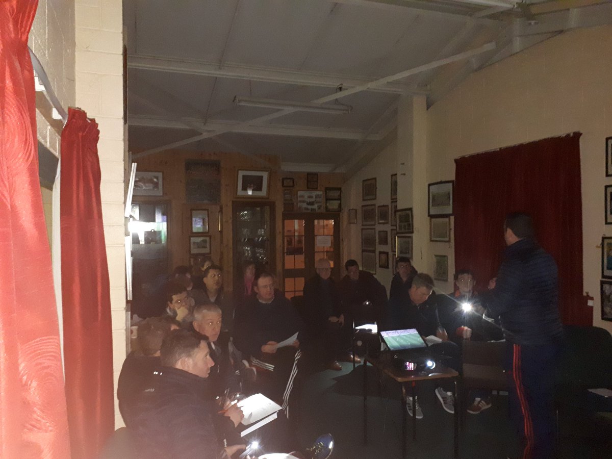CorkGDAPatSprat's tweet photo. Award 1 hurling course @Newtownshandrum tonight with @CianOB_ tutoring #phychological  focus (youth) #playingfacts on the menu  @GAAlearning @OfficialCorkGAA @AvondhuGAA @BallyheaGAA @MilfordGAA @CorkGDASupple @CorkGAACoaching https://t.co/QPNvHJpLQb