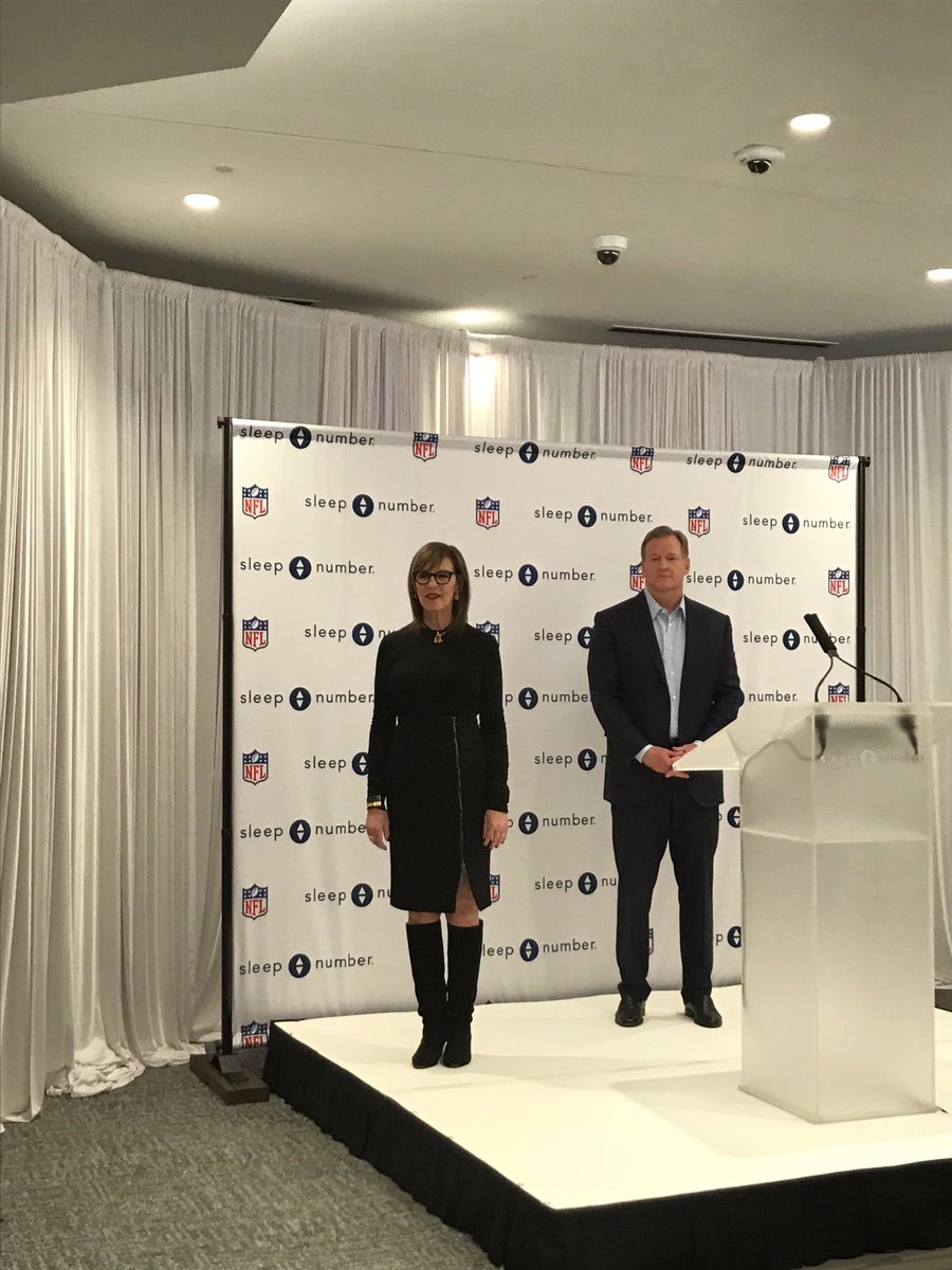AlexisGlick's tweet photo. So proud of my great friend Shelly Ibach @sleepnumber on her newly announced partnership with @NFL helping all teams and players improve their performance by maximizing the benefits of a great night of sleep!! Bravo!!!! #SleepIQ https://t.co/pE4hnswymi