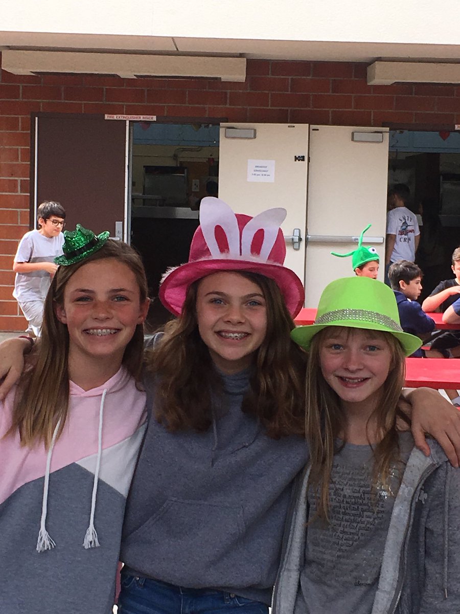 CarolPinel1's tweet photo. Late post from yesterday , it was crazy hat day here at M.I.S.❤️💛 https://t.co/ANu5RAScKG