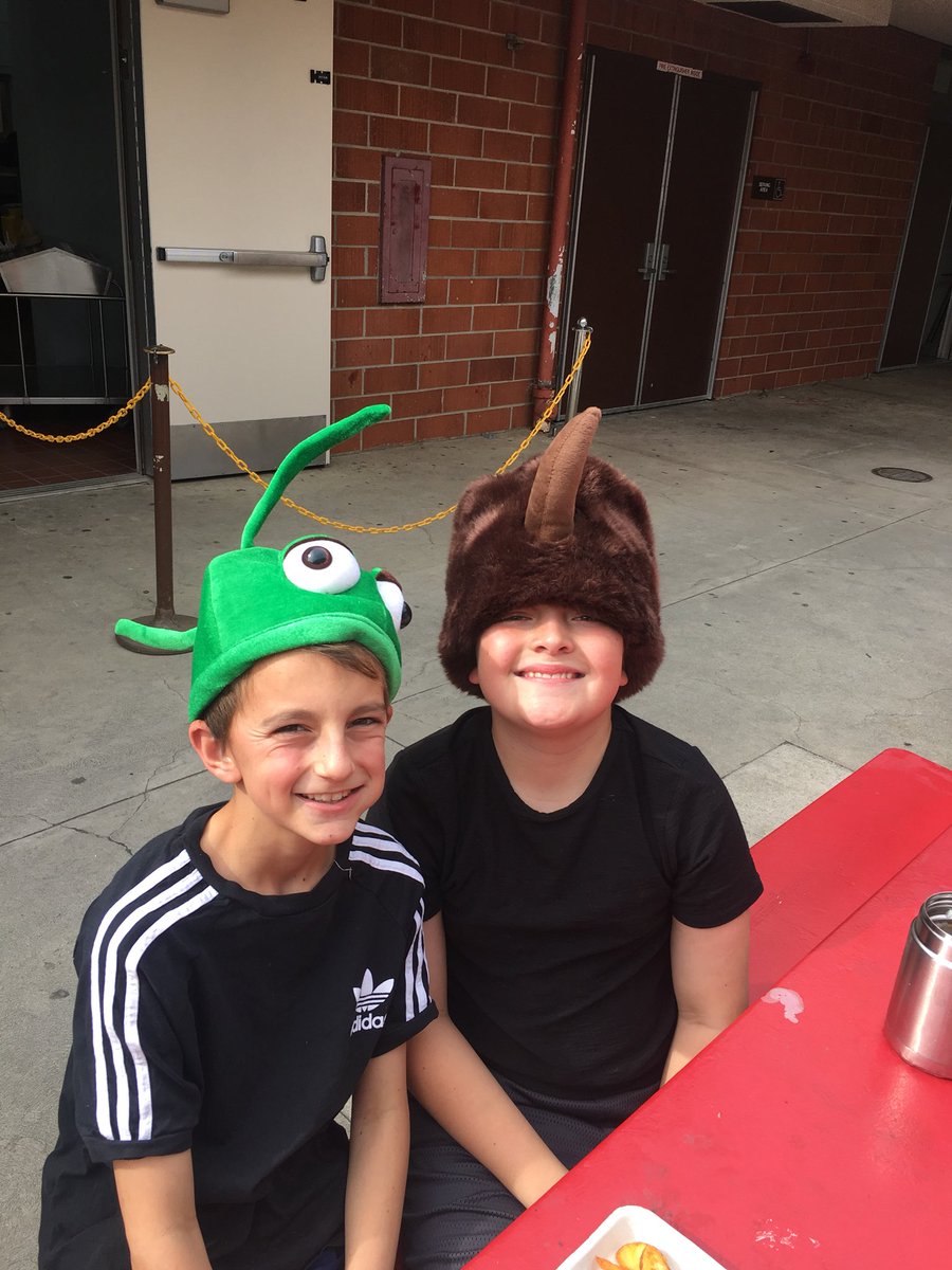 CarolPinel1's tweet photo. Late post from yesterday , it was crazy hat day here at M.I.S.❤️💛 https://t.co/ANu5RAScKG