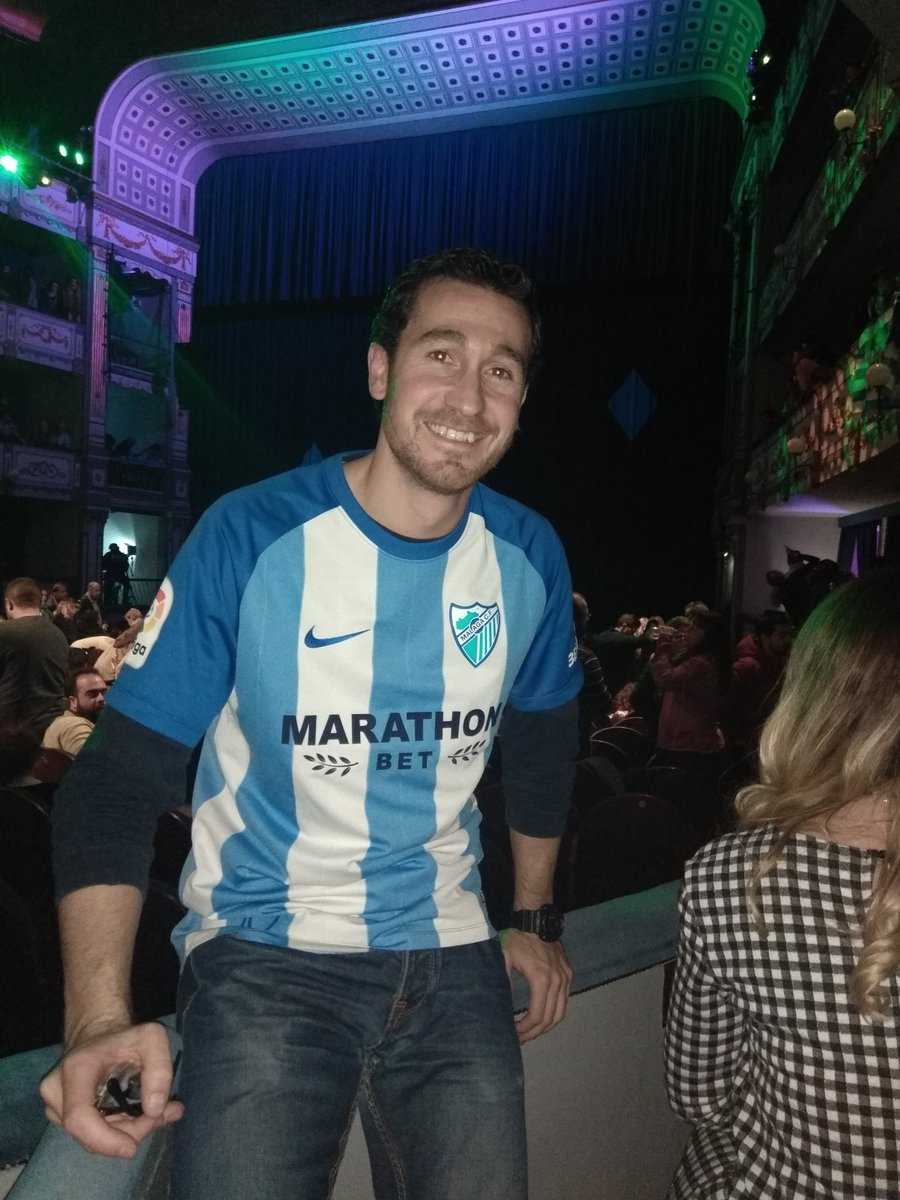_LuisMarquez_'s tweet photo. Disfrutando de nuestro carnaval vestido para la ocasión @CarnavalMLG @MalagaCF  #CarnavalMalagaCF https://t.co/lyW6zsXBNi
