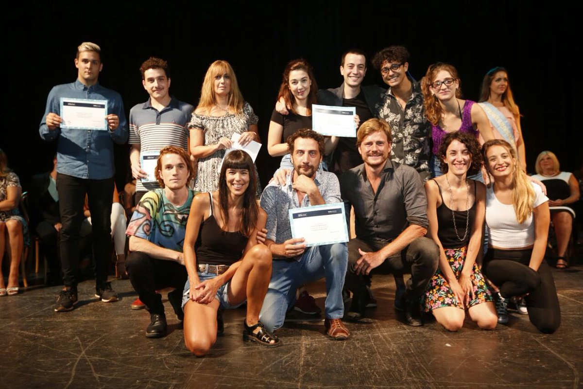 mardelplata's tweet photo. #AHORA | Entrega de diplomas a los nominados para los premios #EstrellaDeMar2018 ⭐️ https://t.co/3VzldfBnR8