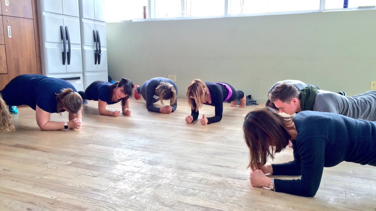 belocal_yyc's tweet image. Getting to the core! Afternoon stretches and exercises led by Josh Hassall of @mobiFITca at Be Well Retreat. #BeLocalYYC #GetMovingYYC #yyc
