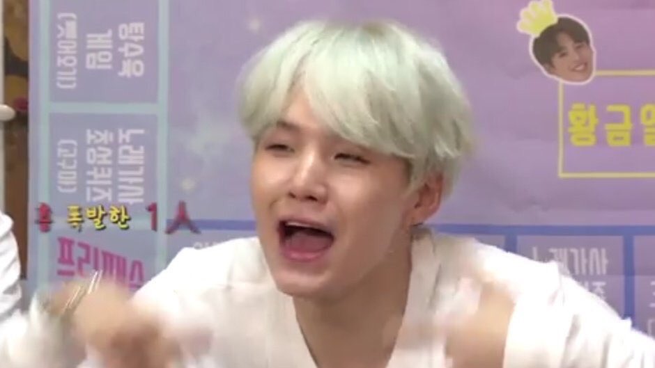 michelle 🎃👻 on Twitter: "jungkook's abs are so toned i am weak @BTS_twt