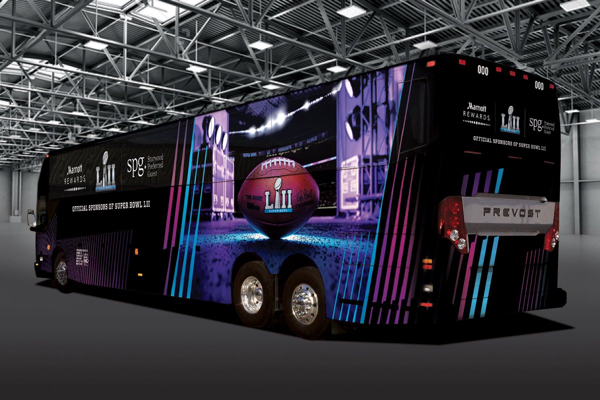 EclaireurP's tweet photo. Turbo Images donne une touche de #Beauce au #SuperBowl #autobus #football https://t.co/2zWpKGhzHL https://t.co/p1fWJxlKW7