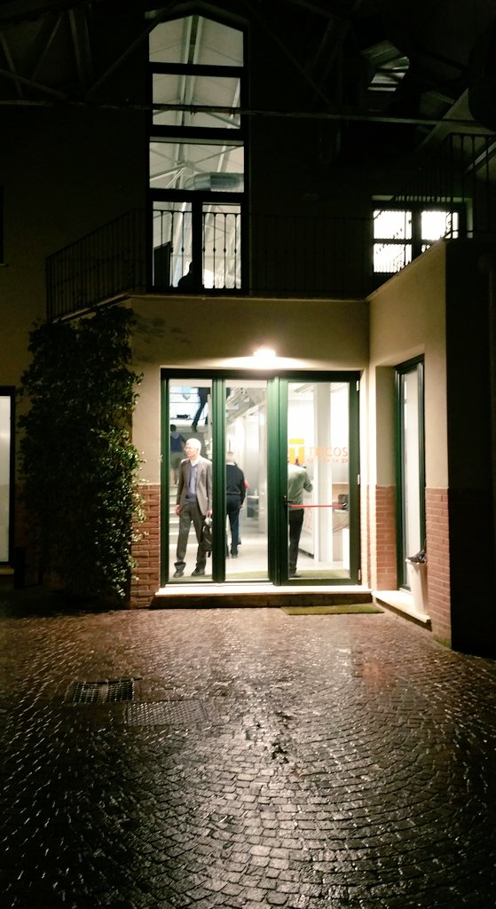 ziomau's tweet photo. Mi è piaciuto molto #TeicosLab, la nuova sede di @TeicosGroup inaugurata oggi a #Milano: un edificio ristrutturato a emissioni quasi zero, moderno e innovativo. Complimenti! #nzeb #Teicos #TeicosGroup https://t.co/o1aqctlBu3